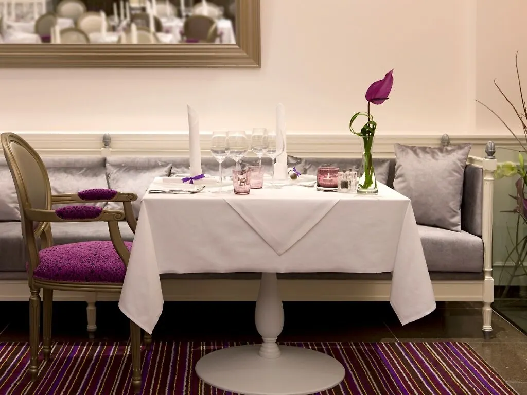 Steigenberger Hotel Herrenhof Vienna 5*,  Austria